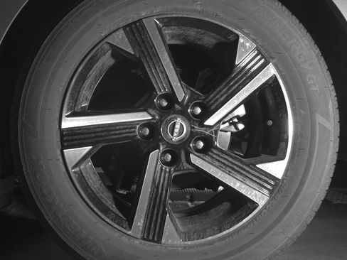 Used 2025 Nissan Sentra SV image 14