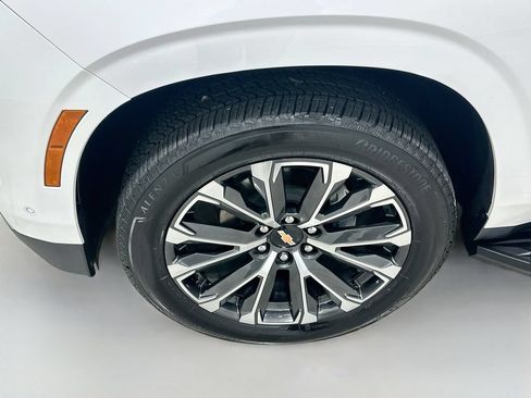 Used 2025 Chevrolet Tahoe High Country AWD/4WD image 31