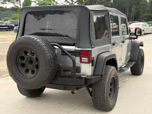 Used 2015 Jeep Wrangler Unlimited Sport w/ Connectivity Group AWD/4WD image 10