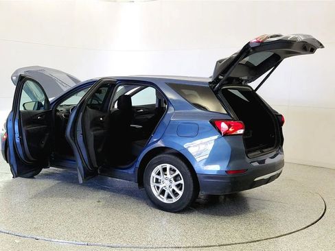 Used 2024 Chevrolet Equinox LT w/ LPO, Floor Liner Package FWD image 11