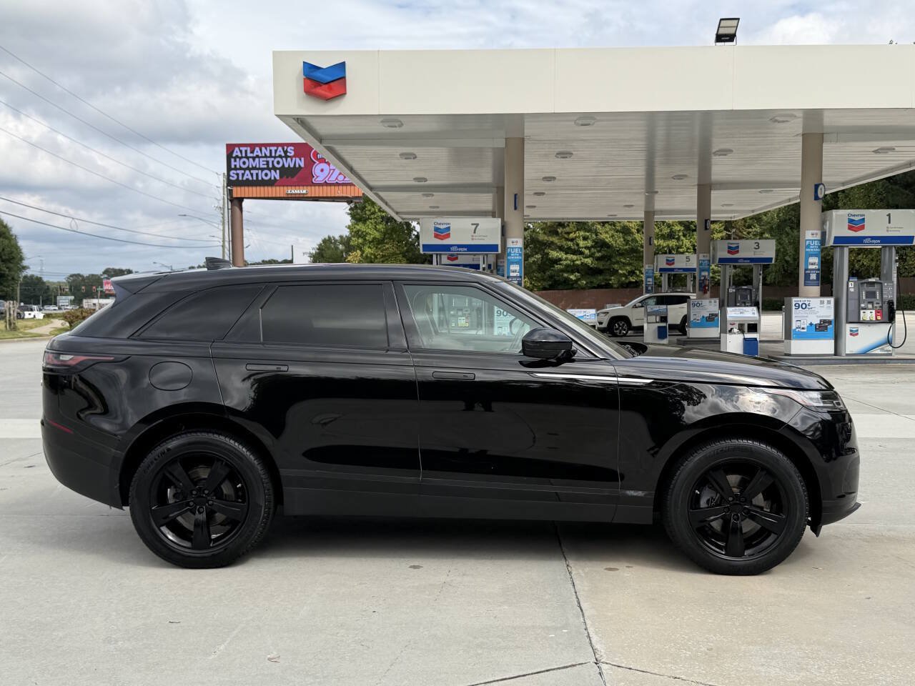 Used 2018 Land Rover Range Rover Velar S AWD/4WD image 27