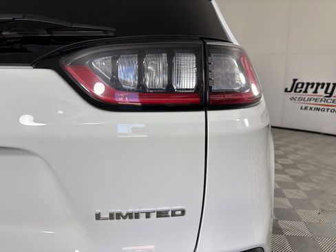 Used 2021 Jeep Cherokee Limited image 36