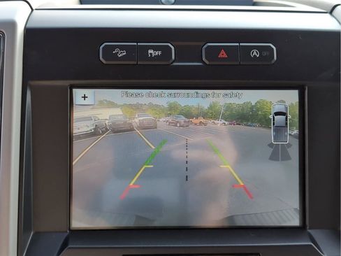 Used 2018 Ford F150 Lariat w/ Equipment Group 502A Luxury AWD/4WD image 17