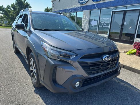 Used 2023 Subaru Outback Premium AWD/4WD image 2