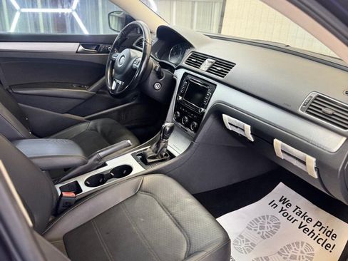 Used 2013 Volkswagen Passat 2.5 SE FWD image 34