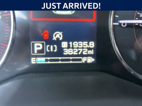 Used 2022 Subaru Crosstrek 2.5i Limited w/ Moonroof Package 2 AWD/4WD image 16