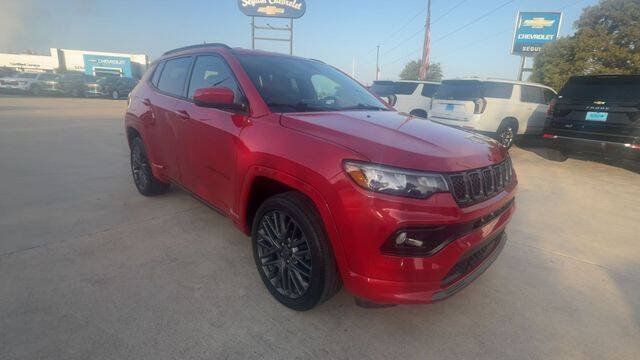 Used 2023 Jeep Compass Limited AWD/4WD image 2