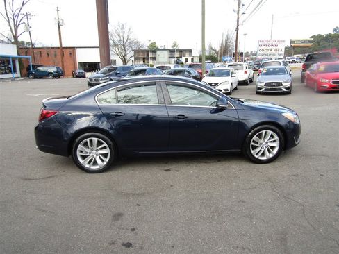 Used 2016 Buick Regal image 9