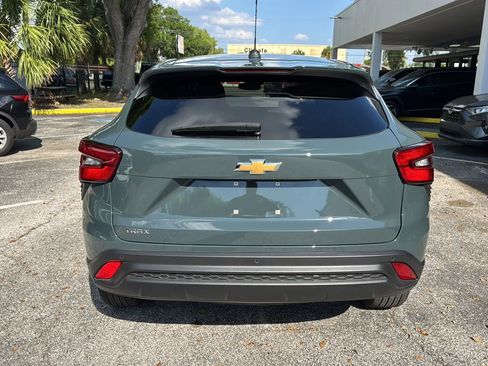 Used 2025 Chevrolet Trax LS w/ Driver Confidence Package image 6