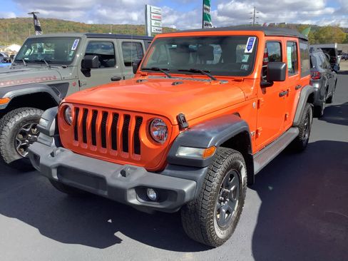 Used 2018 Jeep Wrangler Unlimited Sport image 2