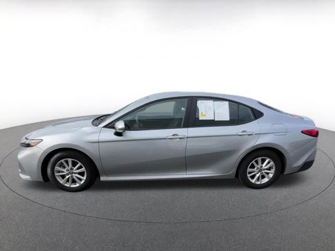 Used 2025 Toyota Camry LE image 8
