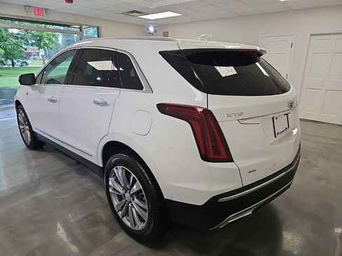 Certified 2023 Cadillac XT5 Premium Luxury w/ Technology Package AWD/4WD image 3