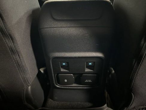 Used 2023 Ford Bronco Wildtrak image 33