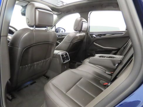 Certified 2024 Porsche Macan AWD/4WD image 44