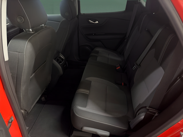 Used 2025 Chevrolet Blazer LT FWD image 12