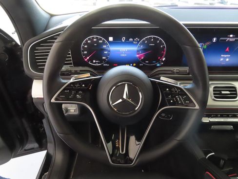 Used 2025 Mercedes-Benz GLE 350 4MATIC image 18