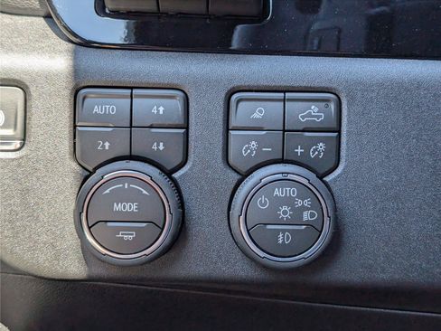New 2026 Chevrolet Silverado 1500 High Country AWD/4WD image 28