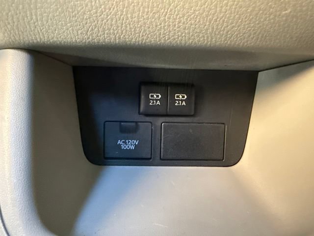 Used 2018 Toyota Highlander XLE AWD/4WD image 42