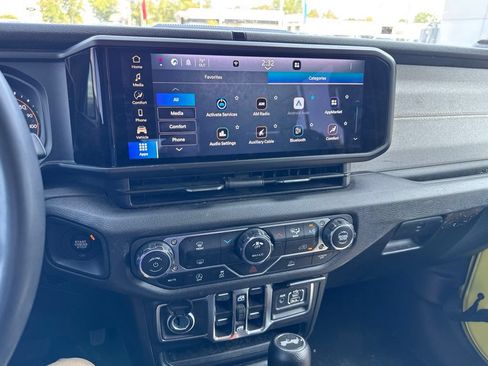 Used 2024 Jeep Wrangler Unlimited Sport AWD/4WD image 10