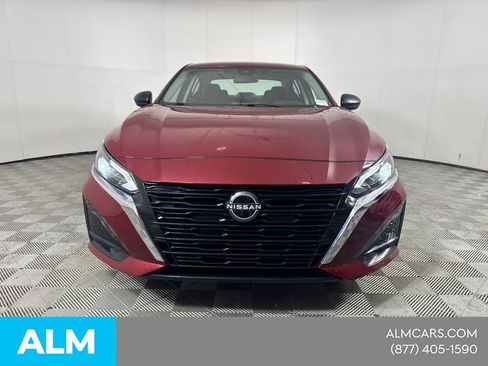 Used 2025 Nissan Altima 2.5 SV FWD image 3