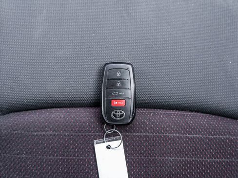 Used 2023 Toyota Corolla SE image 31