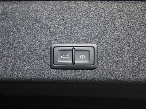 Used 2024 Audi Q8 e-tron Premium Plus w/ Premium Plus Package image 26