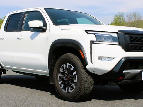 Used 2024 Nissan Frontier PRO-4X w/ Technology Package AWD/4WD image 2