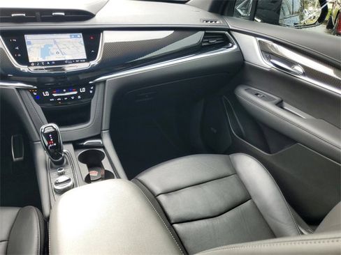 Certified 2024 Cadillac XT6 Sport w/ Technology Package image 16