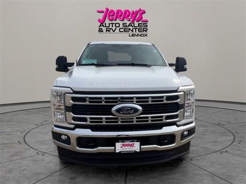Used 2025 Ford F250 XLT w/ FX4 Off-Road Package image 8