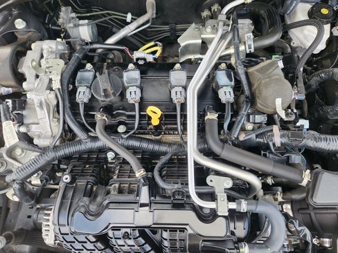 Used 2025 Nissan Altima 2.5 SV FWD image 31
