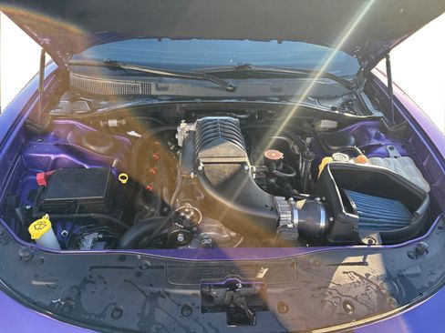 Used 2018 Dodge Charger SRT image 21