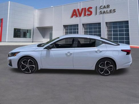 Used 2025 Nissan Altima 2.5 SR AWD/4WD image 10