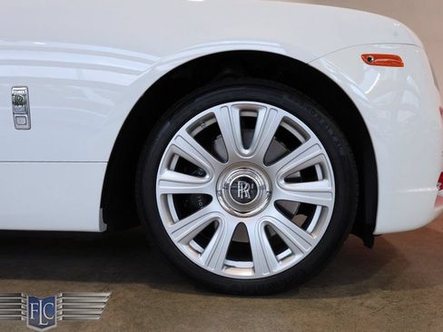 Used 2017 Rolls-Royce Dawn RWD image 42