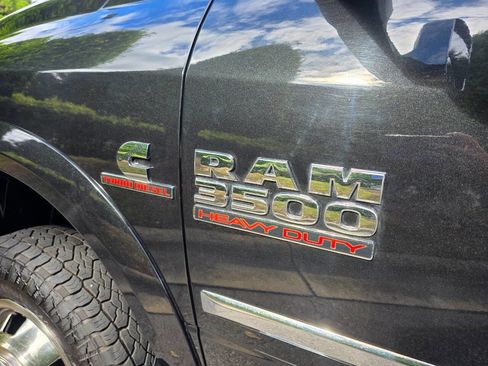 Used 2018 RAM 3500 Laramie image 10