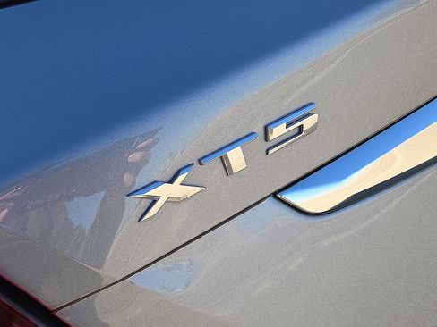 Used 2024 Cadillac XT5 Premium Luxury image 12