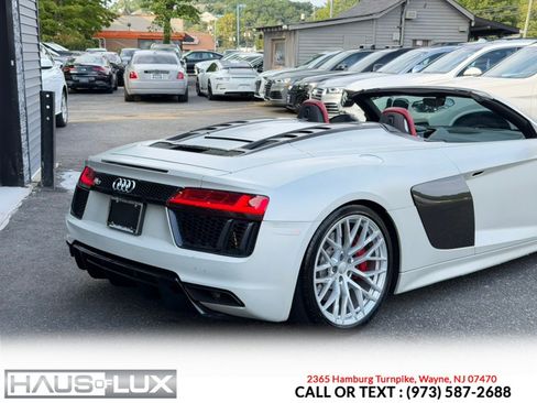 Used 2017 Audi R8 V10 w/ Carbon Exterior Package AWD/4WD image 7