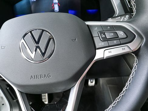 Certified 2023 Volkswagen Tiguan SE R-Line FWD image 14