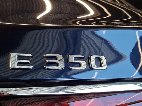 New 2026 Mercedes-Benz E 350 4MATIC Sedan image 18