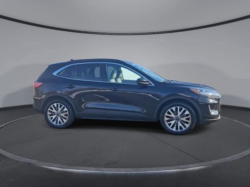Certified 2020 Ford Escape Titanium w/ Titanium Premium Package 2.0 image 9