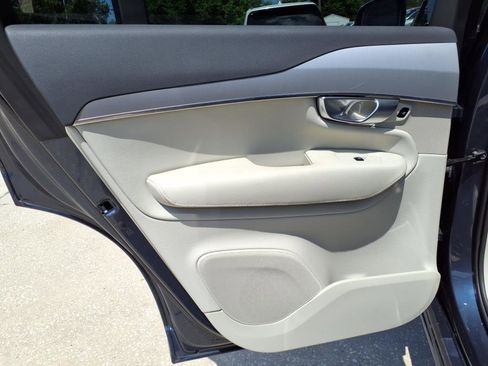 Certified 2024 Volvo XC90 B5 Core w/ Protection Package Premier image 19