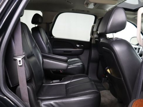 Used 2007 GMC Yukon SLT w/ SLT Preferred Equipment Group AWD/4WD image 30