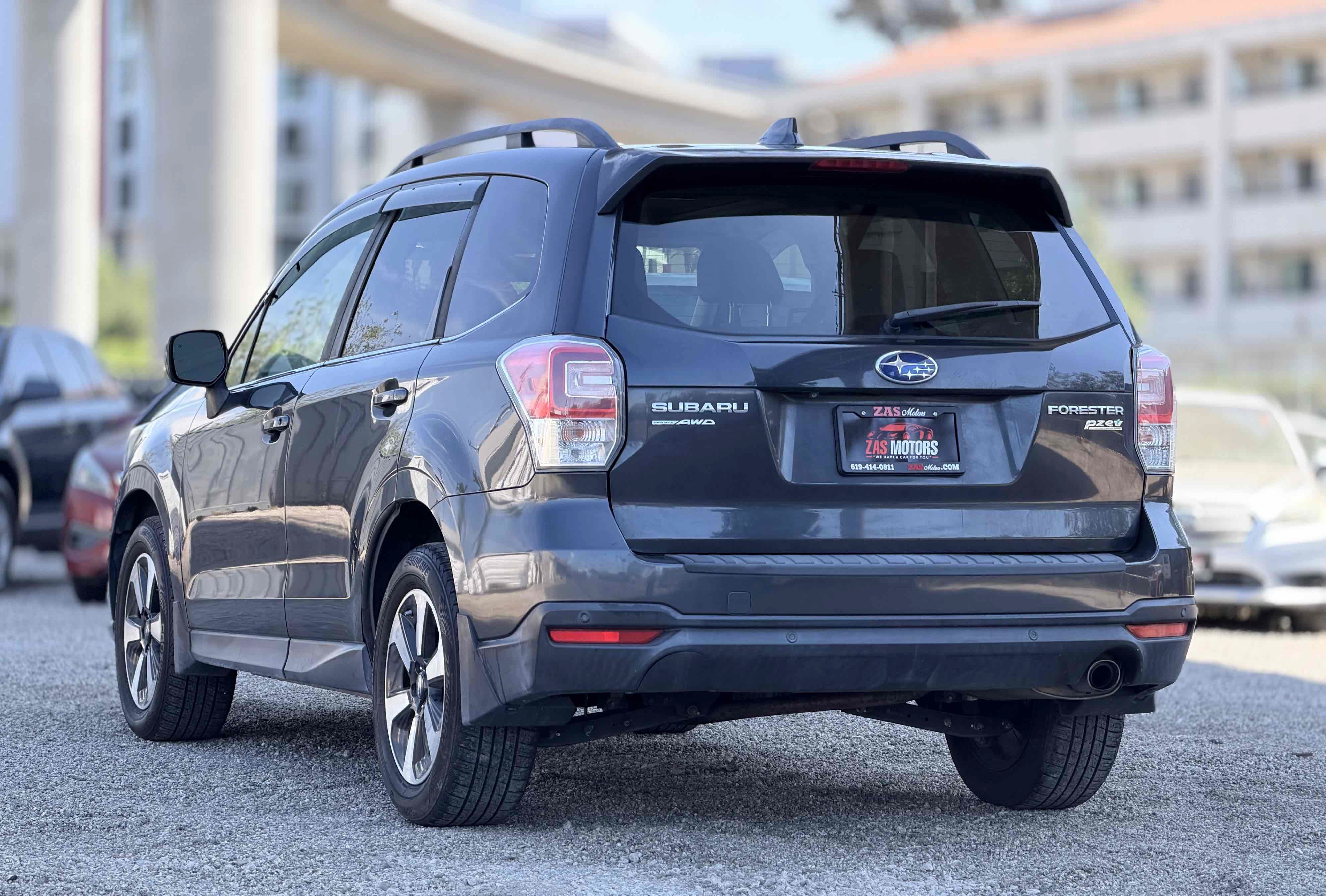 Used 2017 Subaru Forester 2.5i Limited AWD/4WD image 8