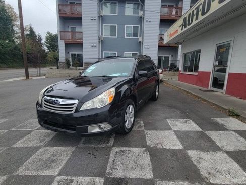 Used 2011 Subaru Outback 2.5i Premium AWD/4WD image 6