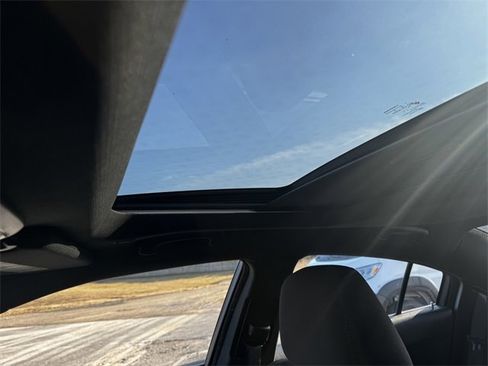 Certified 2022 Dodge Charger SXT w/ Cold Weather Package image 33