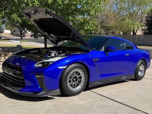 Used 2014 Nissan GT-R Black Edition AWD/4WD image 4