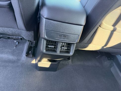 Used 2025 Chevrolet Equinox LT image 23