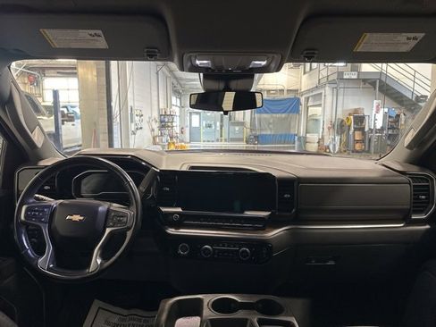 Used 2023 Chevrolet Silverado 1500 LT image 15