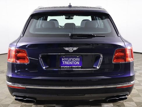 Used 2019 Bentley Bentayga V8 image 13