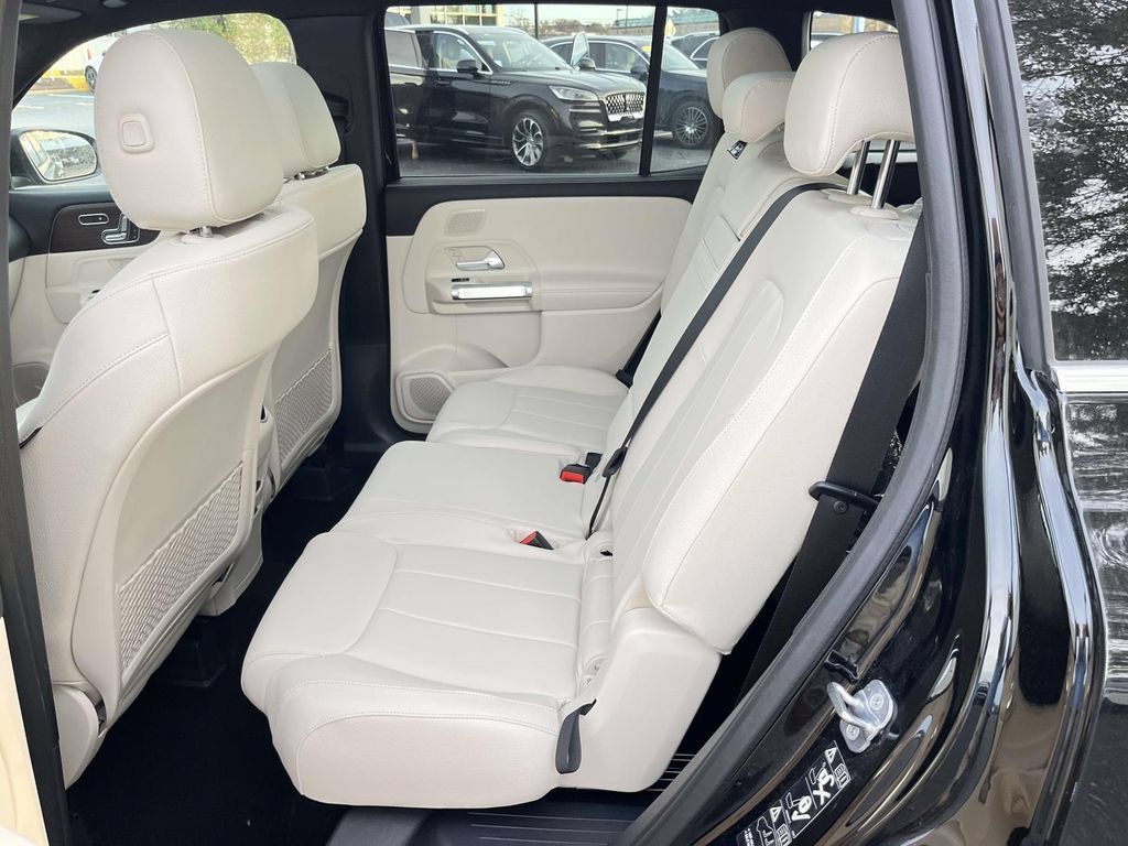 Certified 2026 Mercedes-Benz GLB 250 4MATIC image 23