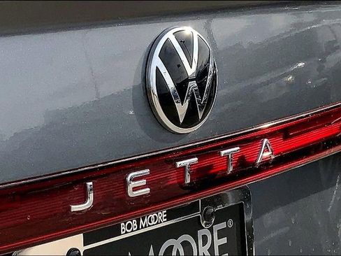 Certified 2025 Volkswagen Jetta S image 8